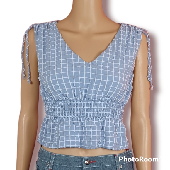 URBAN Romantics Tops - Urban Romantics Light Blue Gingham V- Neck Sleeveless Top